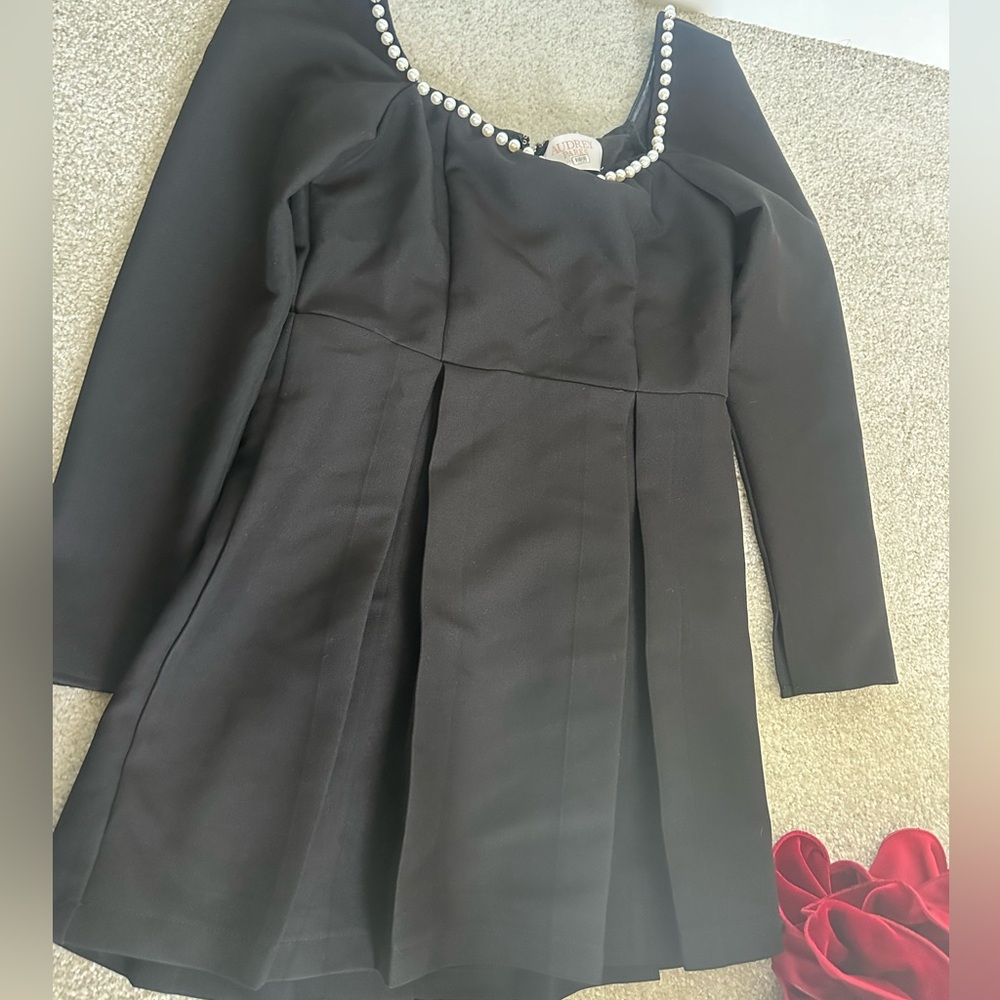 Dress - Picture 2 of 2